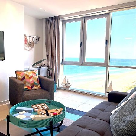 Beach Apartment- Breathtaking Views With Bomb Shelter Herzelia Extérieur photo