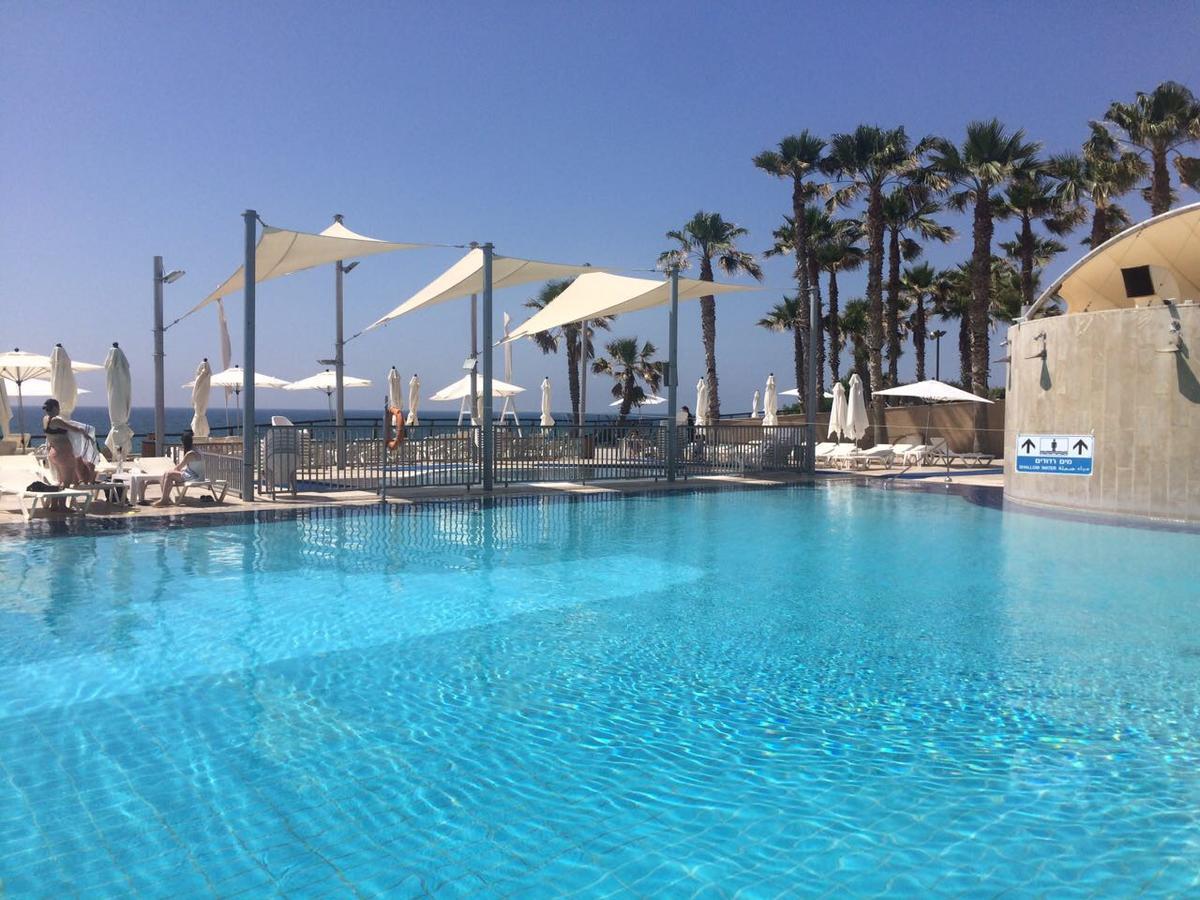 Beach Apartment- Breathtaking Views With Bomb Shelter Herzelia Extérieur photo