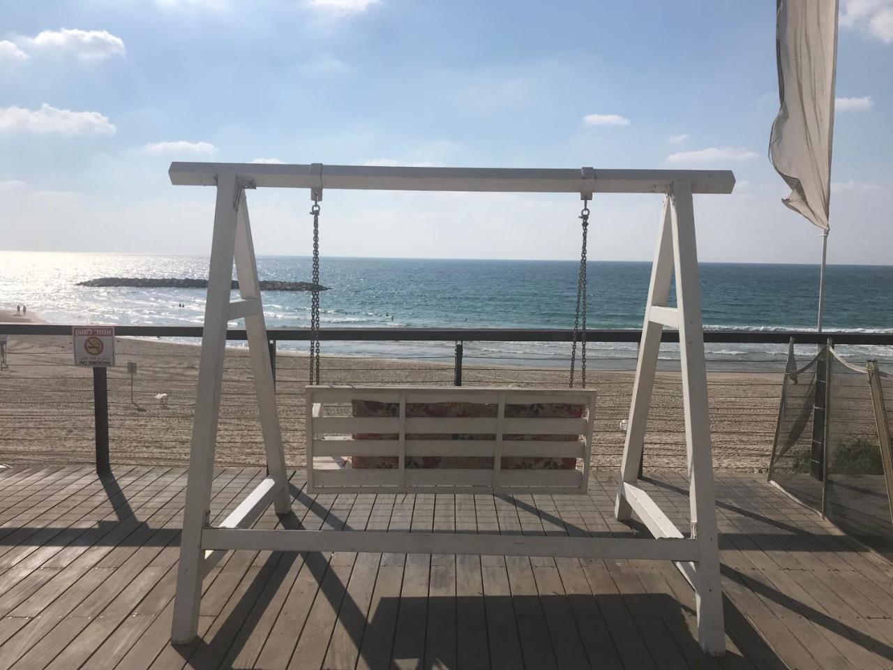 Beach Apartment- Breathtaking Views With Bomb Shelter Herzelia Extérieur photo